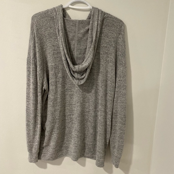 Wilfred free oversized light sweater. Stretchy material. Size medium - Picture 3 of 3